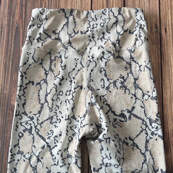 Allenix Cream Python Print Leggings S - Picture 4 of 5